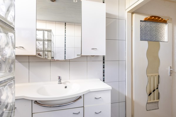 Foto - Te koop: Drive-in woning in Fijnaart!